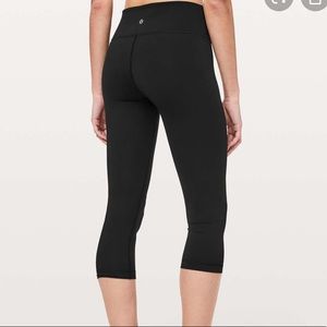 Lululemon Black Wunder Under Cropped Leggings - 4
